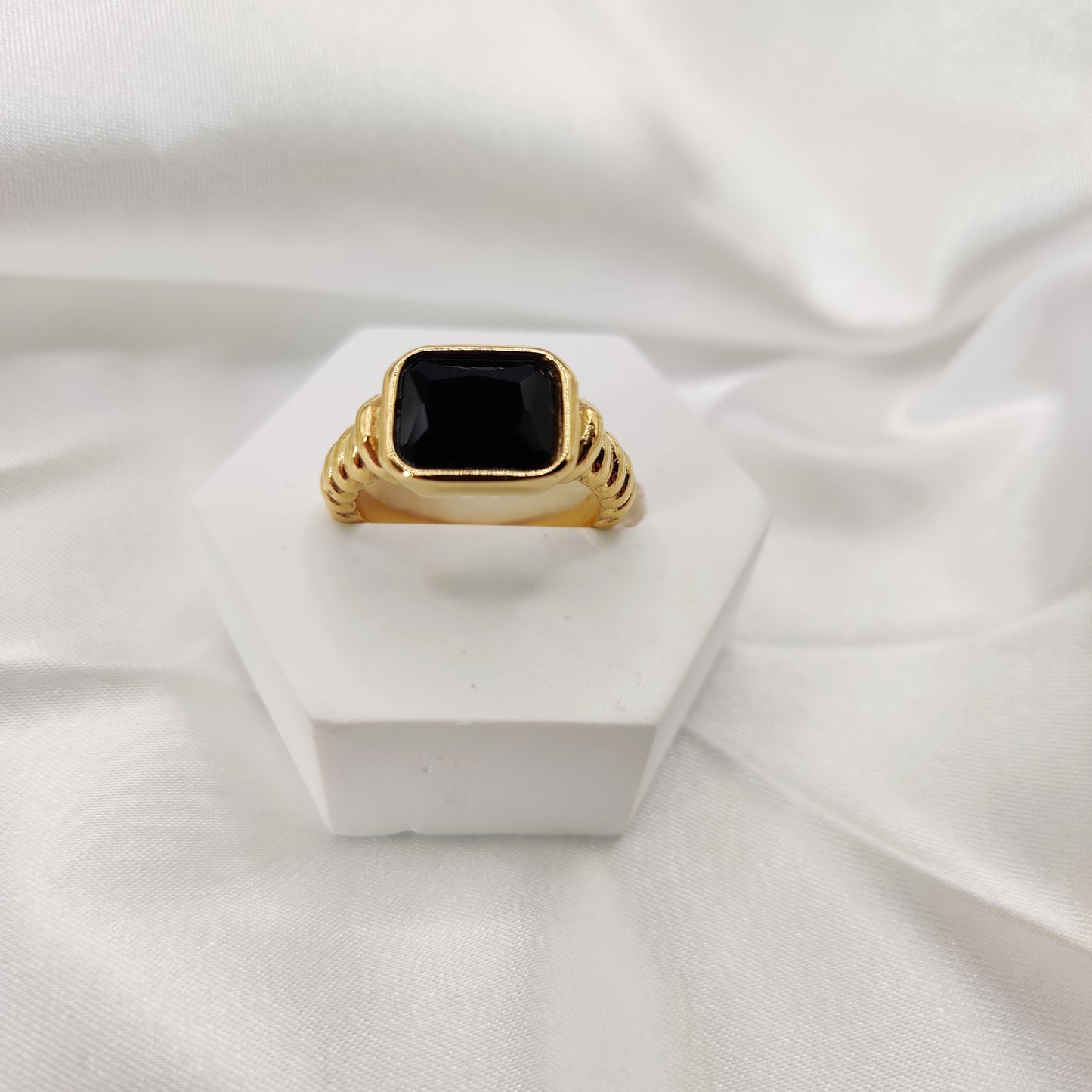 18K plated Black Gemstone Twisted Ring