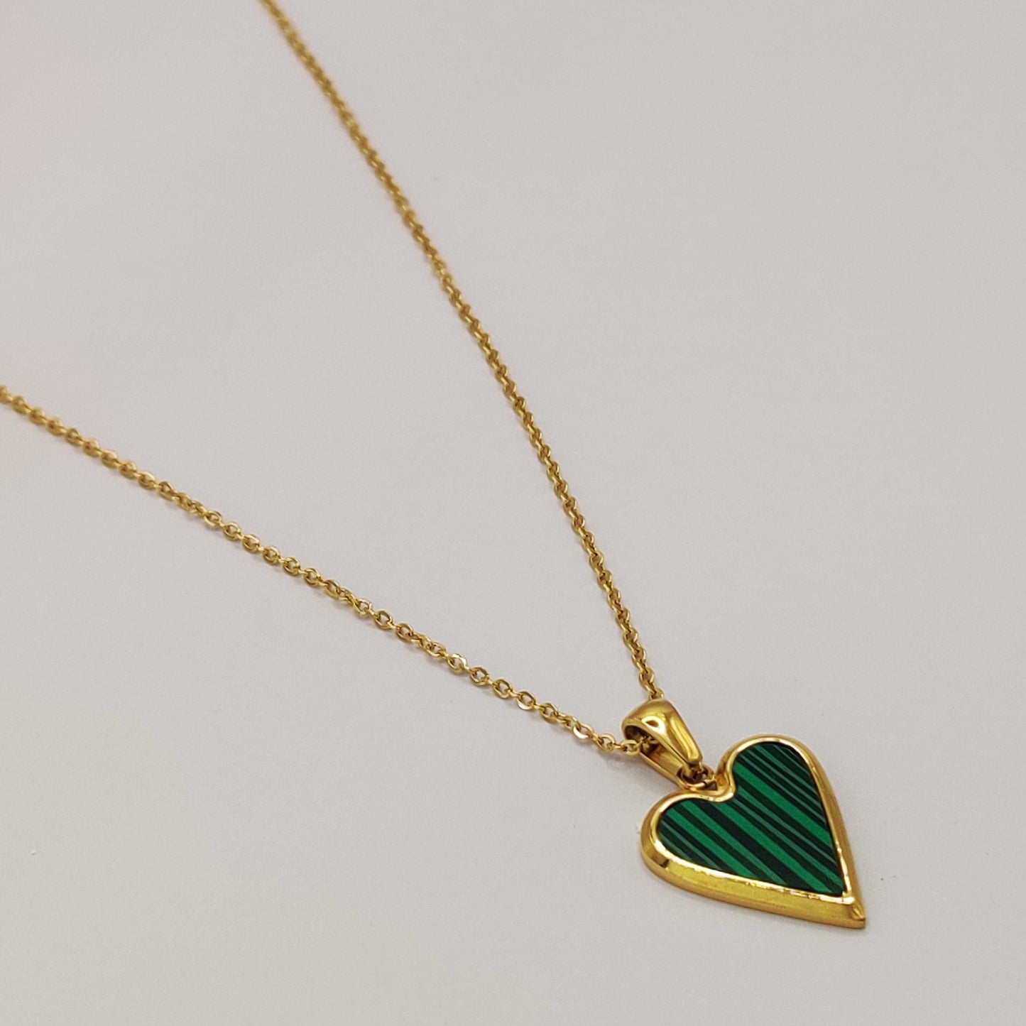 18K plated Gemstone Heart Pendant Necklace Black/White/Green