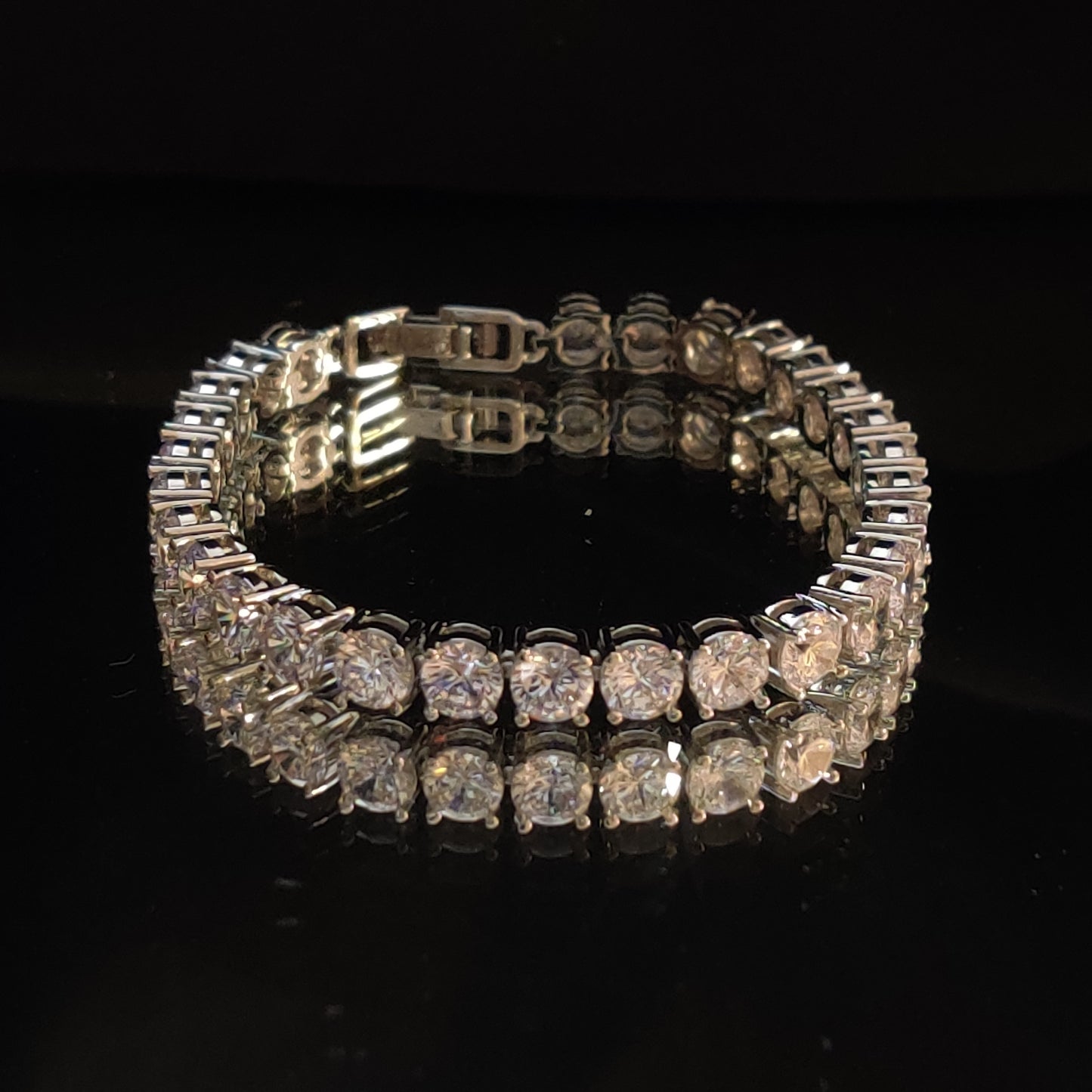 Finest Deluxe Tennis bracelet