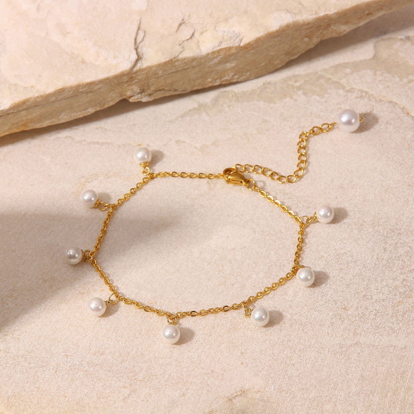 Bella's 18K plated Classic Pearl Anklet