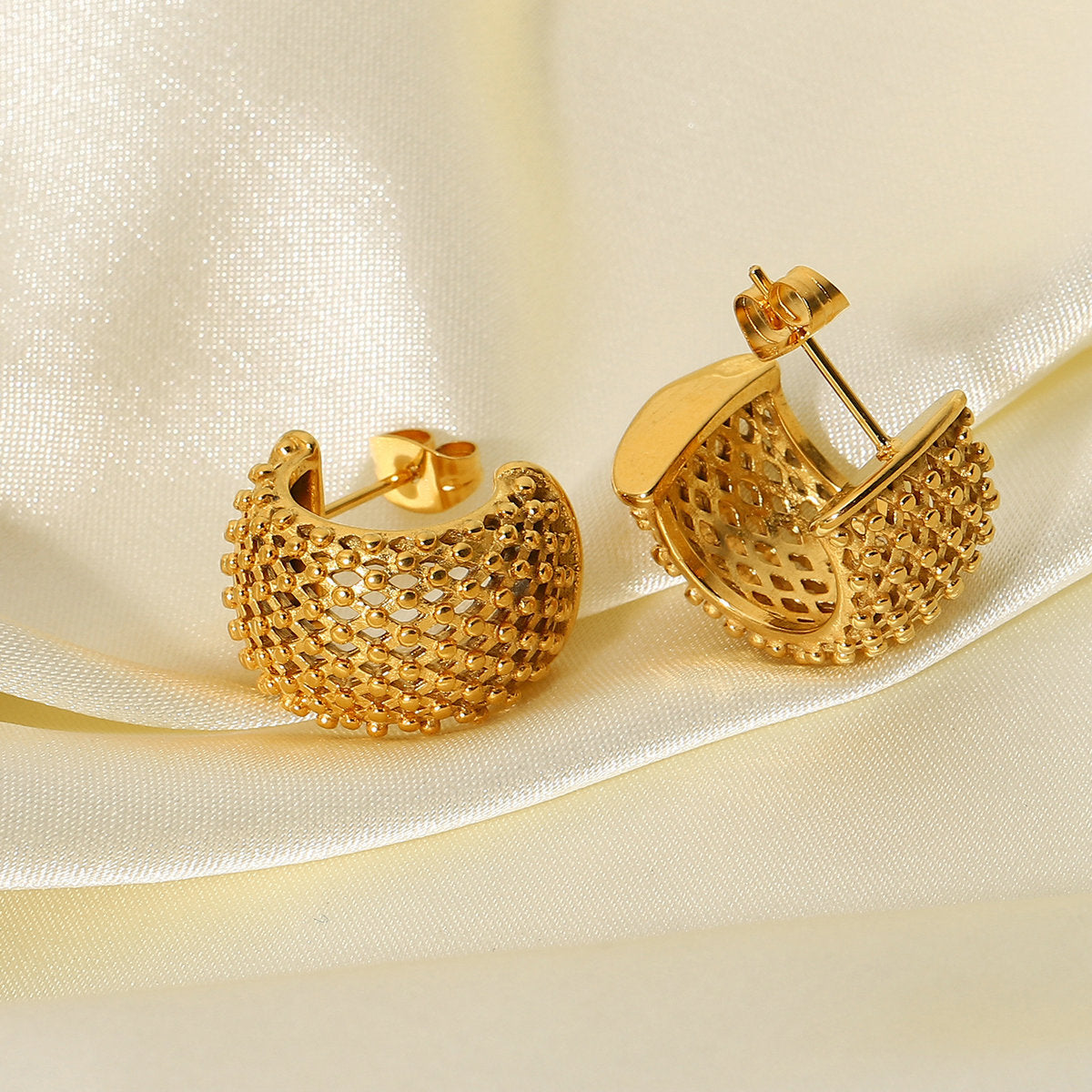 18K plated  Grid Shaped Circle Earrings