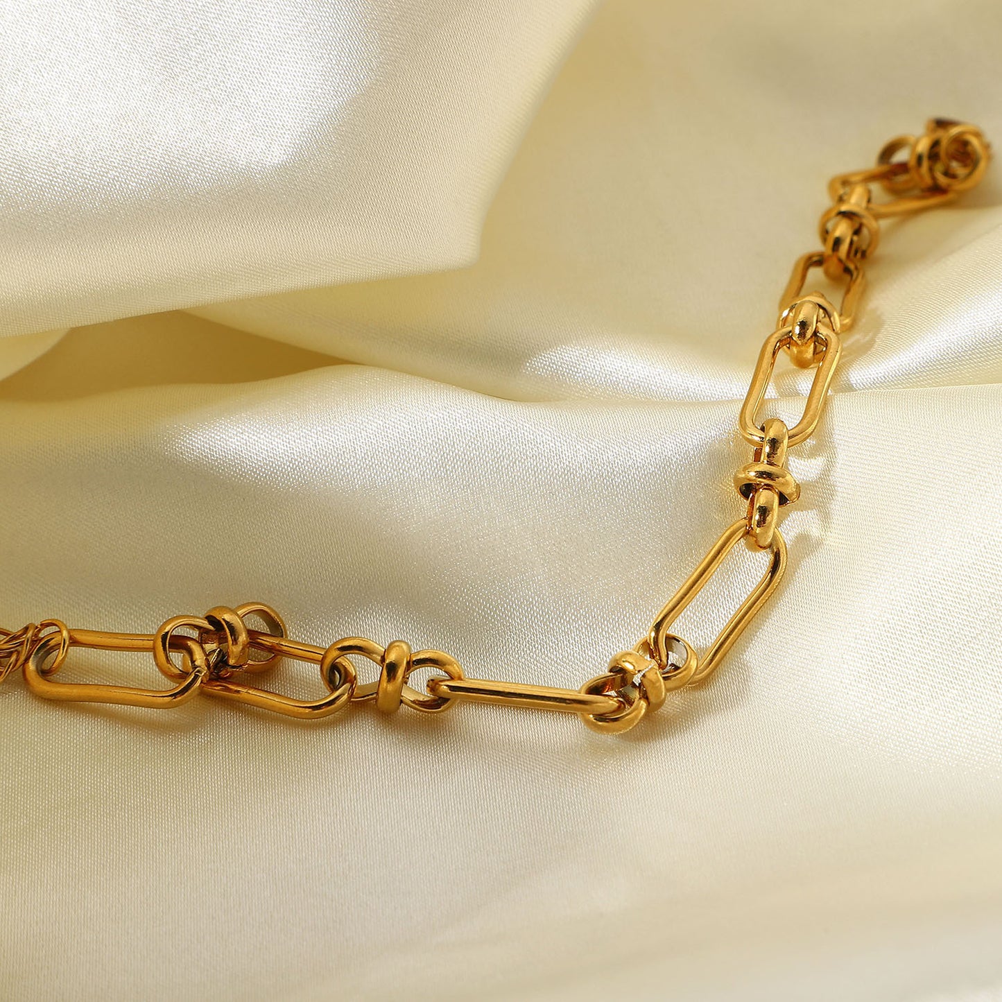 18K plated Clip Twisted Bracelet