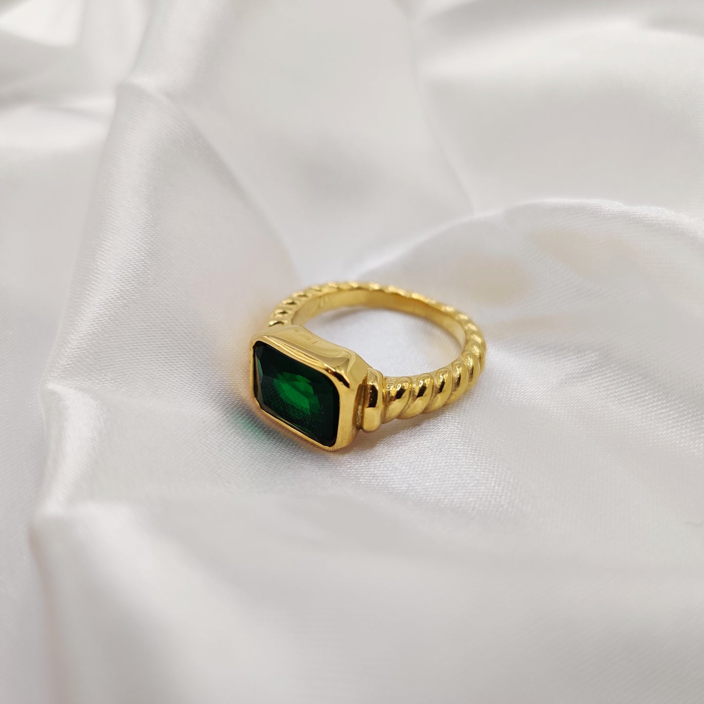 Rectangle Green Gemstone Ring